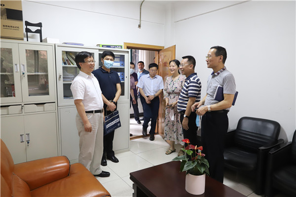 Image title Image title