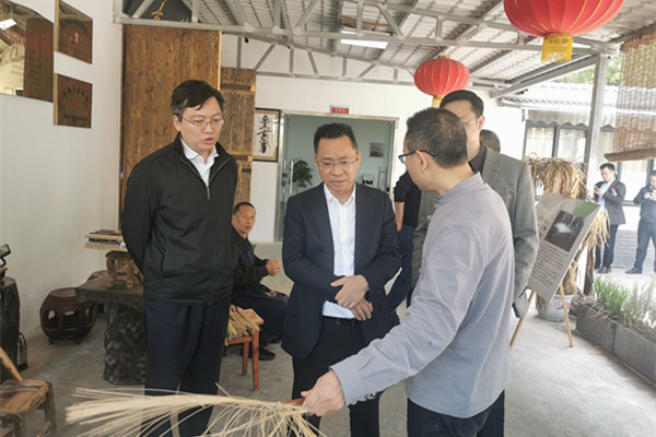 Image title Image title