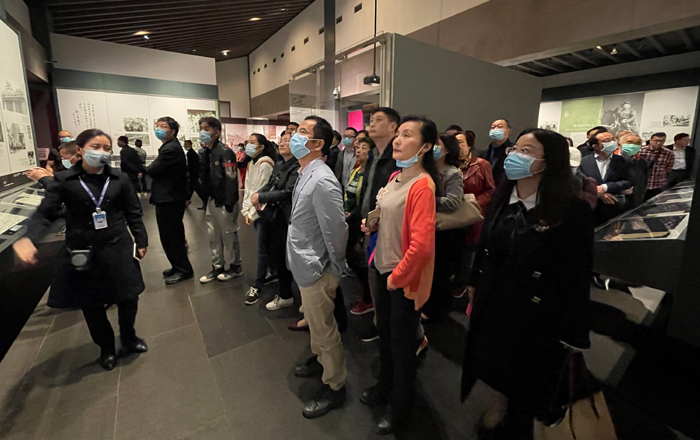 Image title Image title