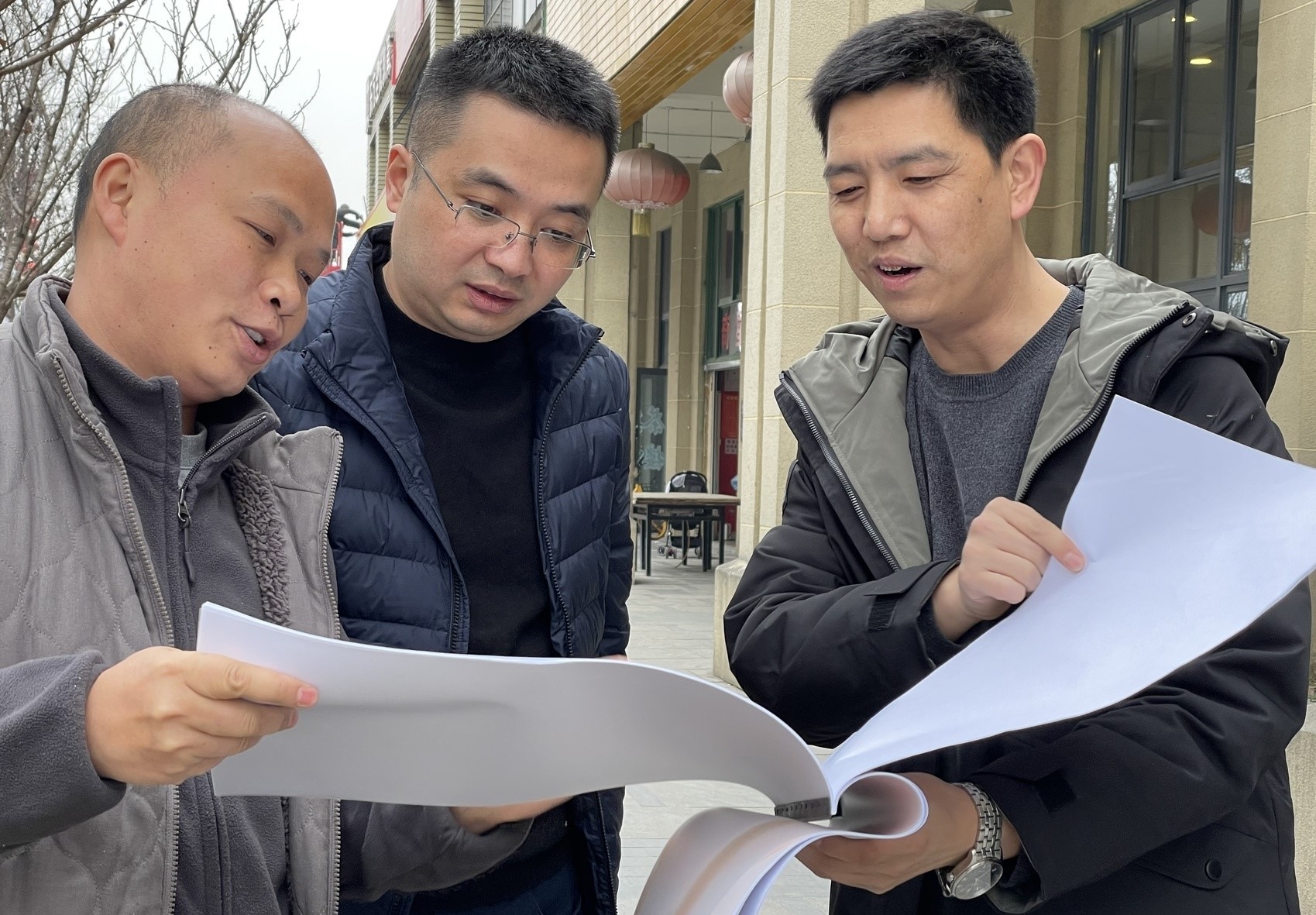 Image title Image title