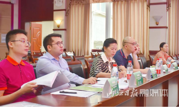 Image title Image title