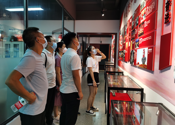 Image title Image title